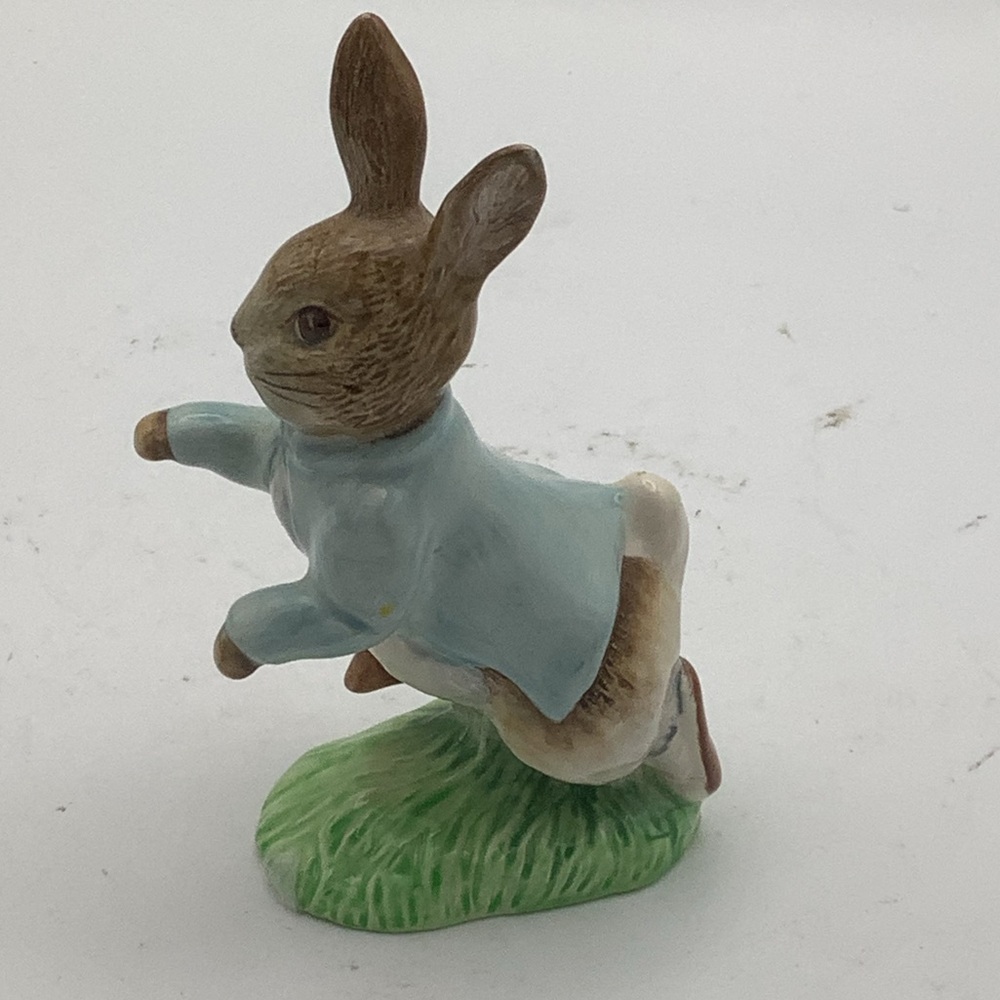 Vintage Royal Albert Beatrix Potter Peter Rabbit Figurine